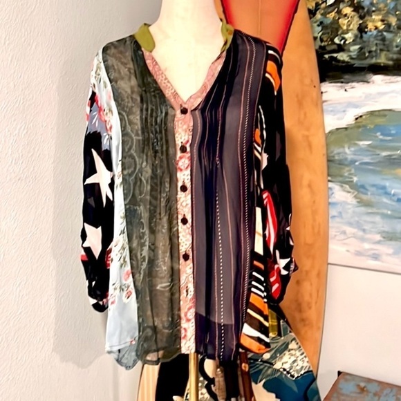 VTG Sacred Threads, Oversized Boho Buffon-Up Blouse, Such a COOL Design, Size S - Picture 4 of 6